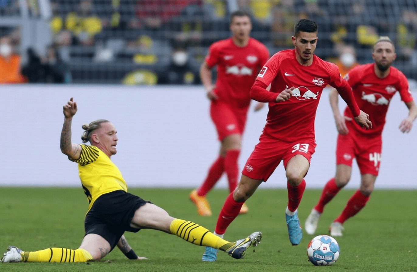 芝加哥公牛训练开放日，今晚单刀错失引欢呼，德甲在即，团队化学反应显著的简单介绍九游中国官网