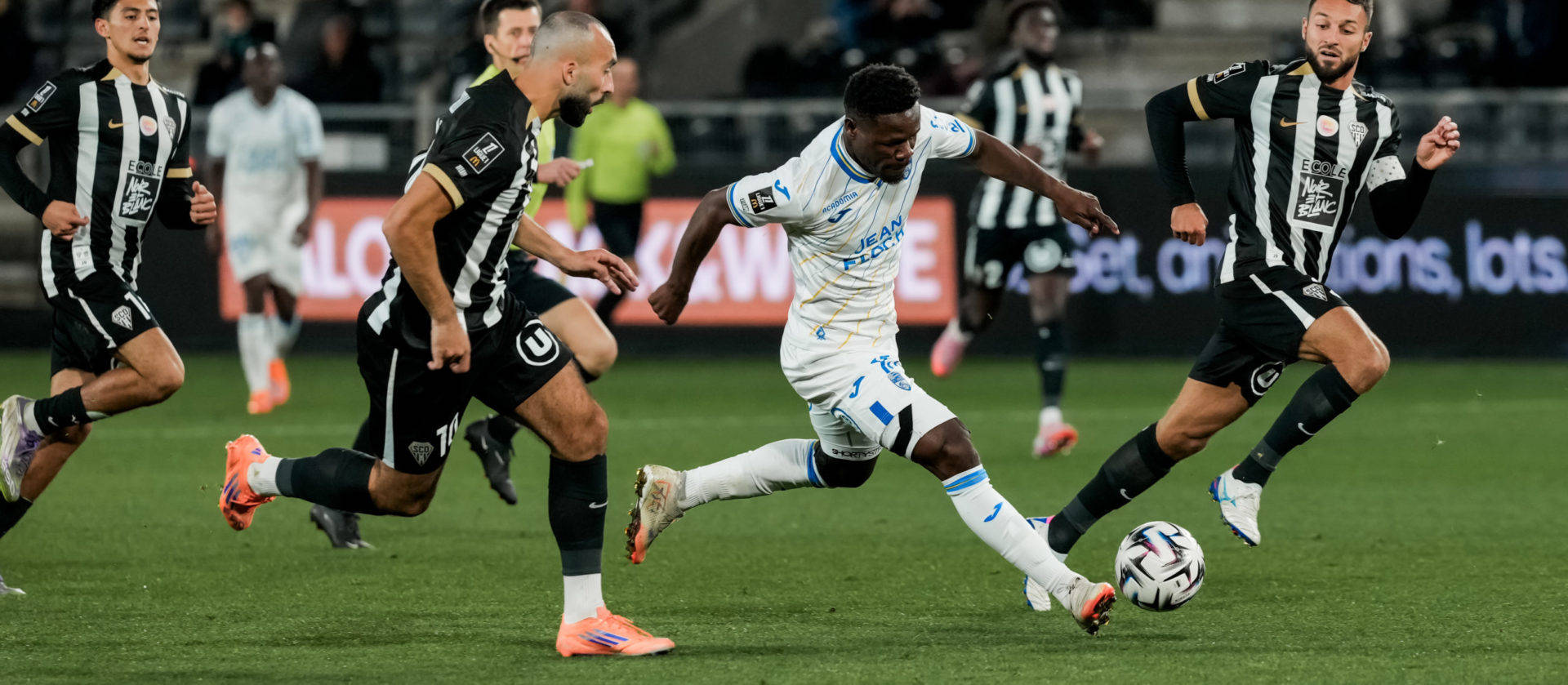 全明星赛赛程吃紧；巴黎圣日耳曼赛前调整名单；压力陡增；轮换策略成焦点的简单介绍九游中国官网